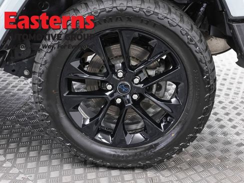 Used 2024 Jeep Wrangler Unlimited Sahara w/ Technology Group AWD/4WD image 33