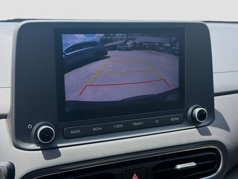 Used 2022 Hyundai Kona SEL w/ Convenience Package FWD image 11