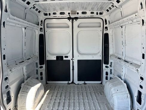 Used 2023 RAM ProMaster 2500 image 12