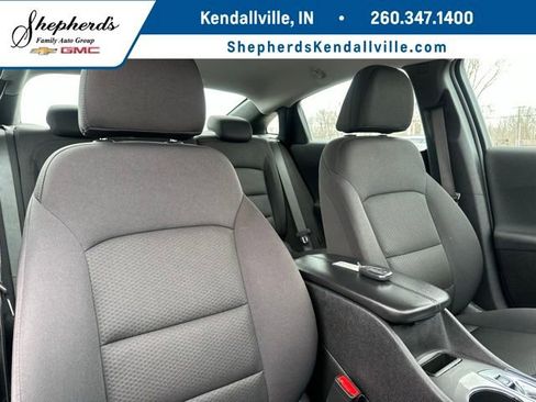 Used 2025 Chevrolet Malibu LT image 8