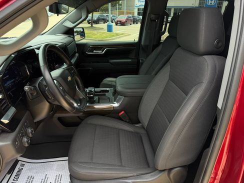 Used 2023 Chevrolet Silverado 1500 LT AWD/4WD image 12