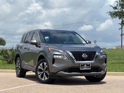 Used 2023 Nissan Rogue SV FWD image 1