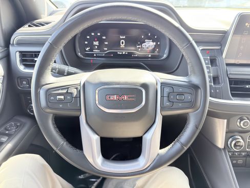 Used 2024 GMC Yukon SLT AWD/4WD image 29