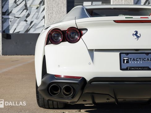Used 2022 Ferrari 812 GTS RWD image 14