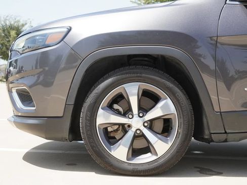 Used 2019 Jeep Cherokee Limited FWD image 5