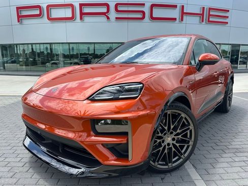 Certified 2025 Porsche Macan Turbo Electric AWD/4WD image 1