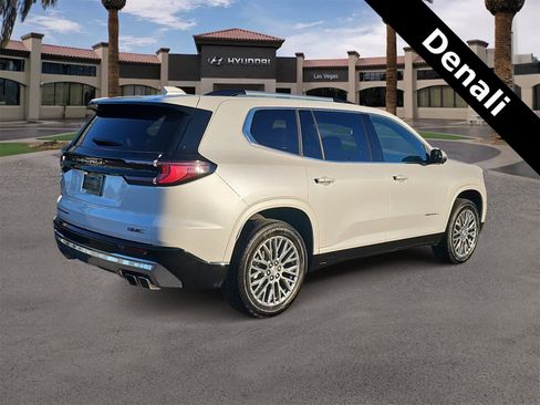 Used 2024 GMC Acadia Denali image 8