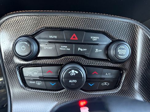 Used 2020 Dodge Challenger R/T image 22