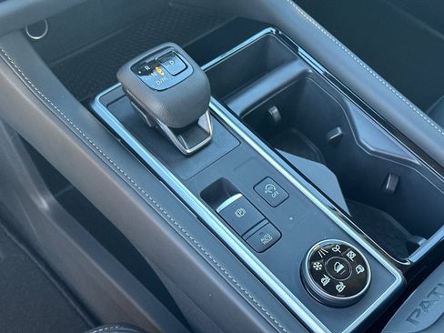 New 2026 Nissan Pathfinder SV image 30