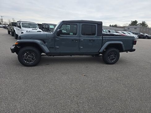 New 2026 Jeep Gladiator Sport image 4
