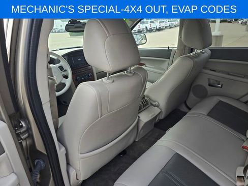 Used 2005 Jeep Grand Cherokee Limited AWD/4WD image 24