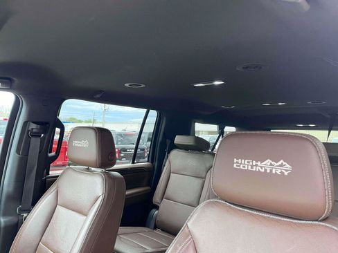 Used 2021 Chevrolet Suburban High Country AWD/4WD image 5