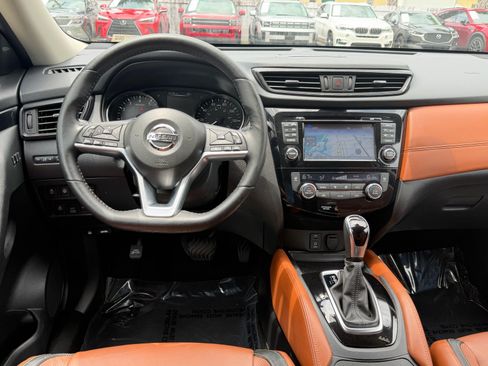Used 2017 Nissan Rogue SL w/ SL Premium Package AWD/4WD image 13