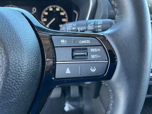 Used 2025 Honda Pilot Touring image 23