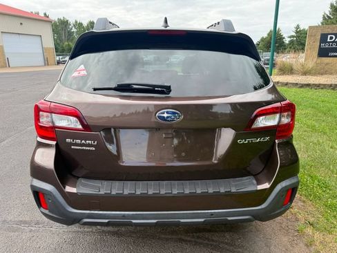 Used 2019 Subaru Outback 2.5i Limited AWD/4WD image 2