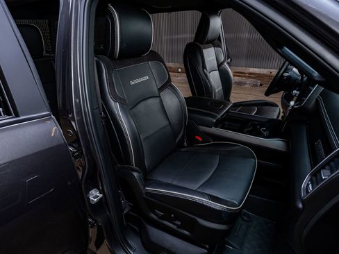 Used 2024 RAM 2500 Laramie w/ Night Edition image 30