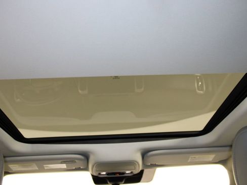 Certified 2025 Ford Expedition Active image 15