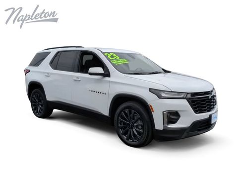 Used 2023 Chevrolet Traverse RS AWD/4WD image 3