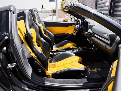Used 2013 Ferrari 458 Spider RWD image 29