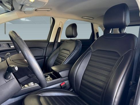 Used 2019 Ford Edge SEL w/ Equipment Group 201A FWD image 14