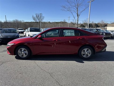 New 2026 Hyundai Elantra SE image 4