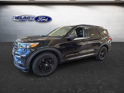Used 2020 Ford Explorer XLT w/ Equipment Group 202A AWD/4WD image 2