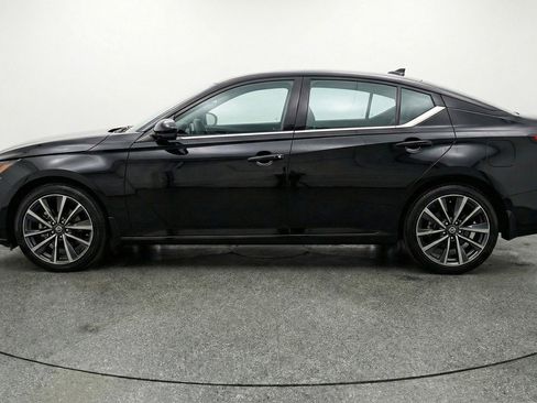 Used 2025 Nissan Altima 2.5 SV FWD image 5