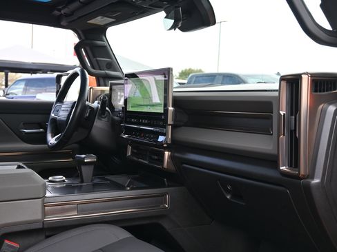 Used 2024 GMC Hummer EV 2X w/ LPO, Illumination Package AWD/4WD image 24