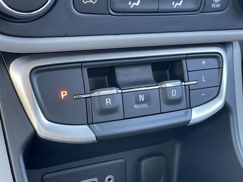 Used 2023 GMC Terrain SLE image 15