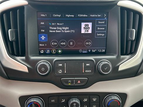 Used 2023 GMC Terrain SLT w/ Tech Package image 29