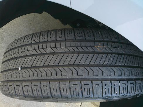 Used 2025 Kia Carnival EX image 15