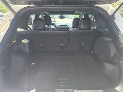Used 2019 Jeep Cherokee High Altitude AWD/4WD image 5