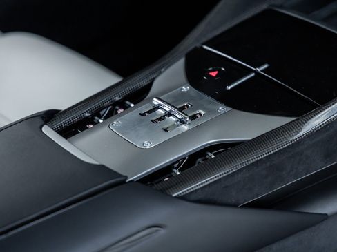 Used 2024 Ferrari Purosangue image 36