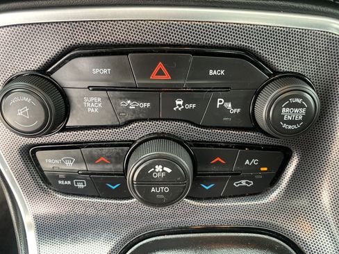 Used 2015 Dodge Challenger R/T Plus image 38