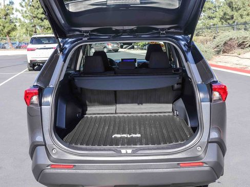 Certified 2025 Toyota RAV4 LE AWD/4WD image 32