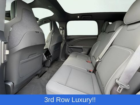 Used 2026 Lucid Gravity Grand Touring AWD/4WD image 17