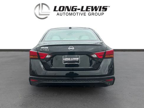 Used 2025 Nissan Altima 2.5 SV FWD image 5