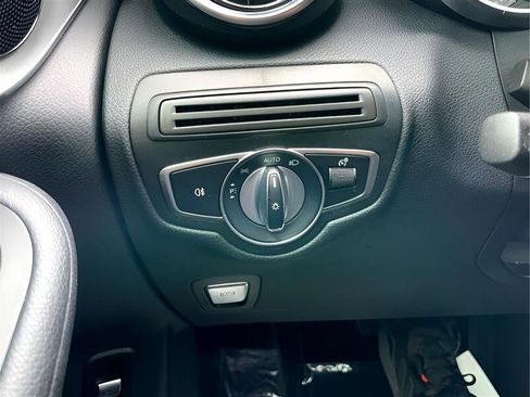 Used 2019 Mercedes-Benz GLC 300 image 15