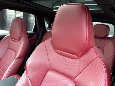 Used 2023 Porsche Cayenne GTS image 21