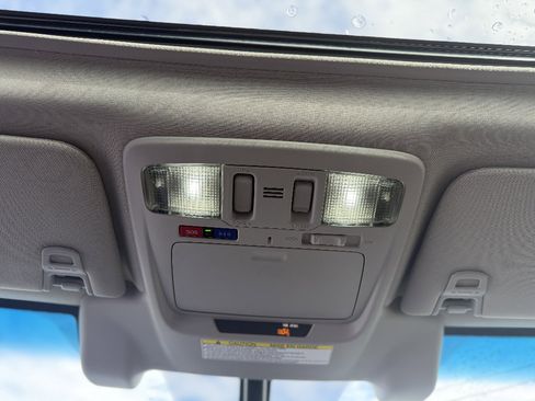 Used 2019 Subaru Outback 3.6R Touring image 21