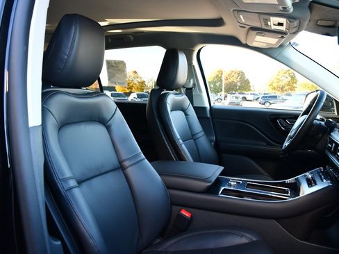 New 2026 Lincoln Aviator Premiere image 16