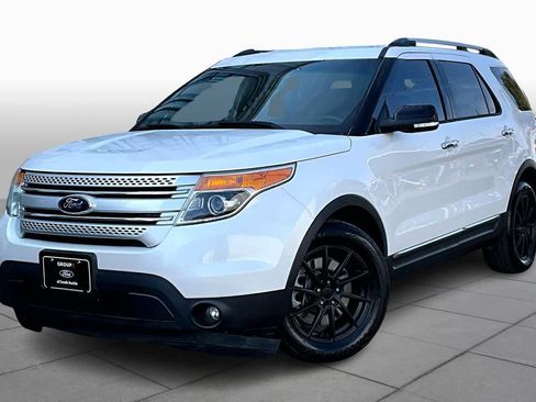 Used 2014 Ford Explorer XLT w/ Equipment Group 202A image 33