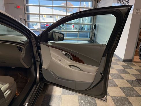 Used 2012 Buick LaCrosse image 13