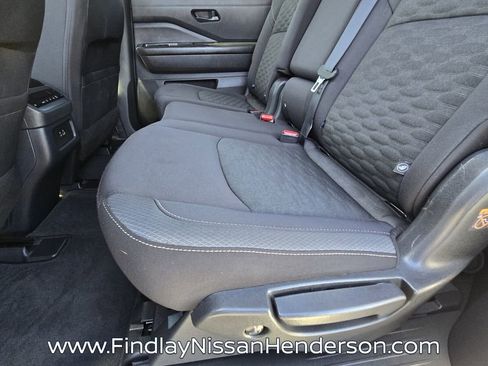 Used 2024 Nissan Pathfinder SV AWD/4WD image 11