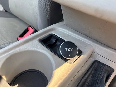 Used 2014 Ford Focus SE FWD image 30
