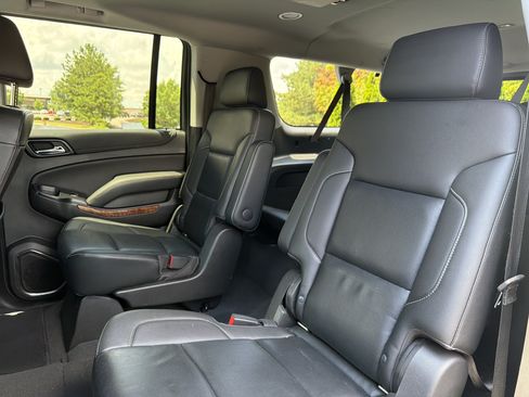 Used 2019 Chevrolet Suburban Premier AWD/4WD image 8
