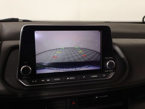 Used 2024 Nissan Rogue SV FWD image 6