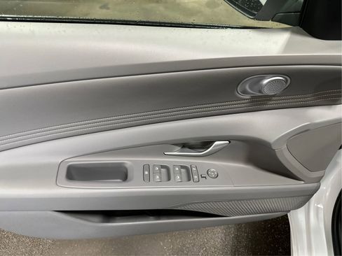 Certified 2025 Hyundai Elantra Sport image 20