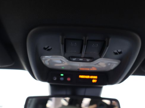 Used 2024 Chevrolet Colorado ZR2 AWD/4WD image 32