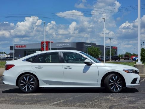 Used 2023 Honda Civic EX image 10